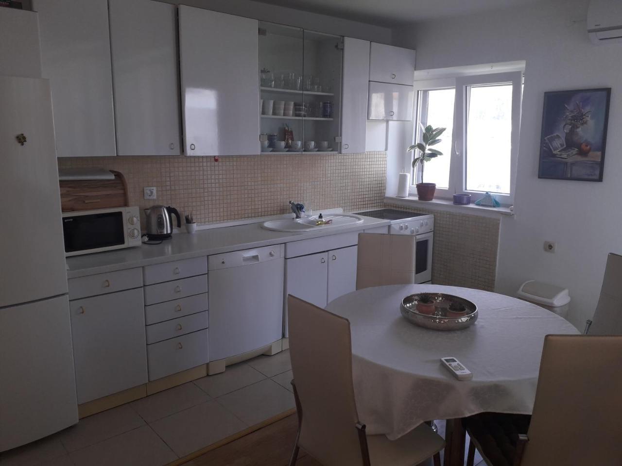 Apartment Sanja *